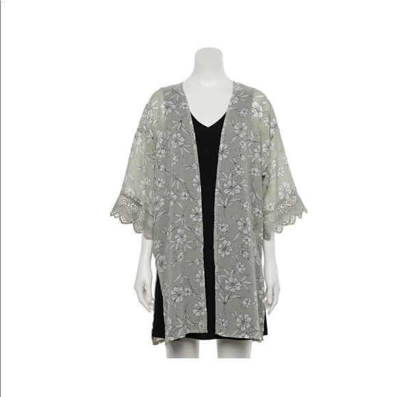 WALLFLOWER JUNIOR Small V-Neck Swing Dress with Printed Flyaway Topper Set - Picture 4 of 5